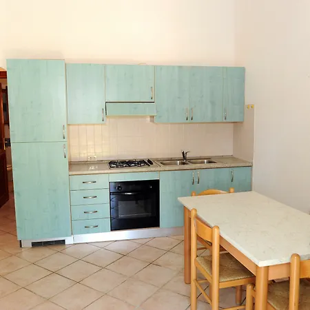 Domus 2 Отель Будони